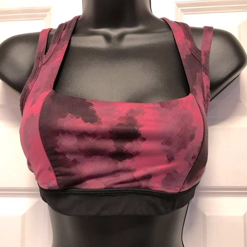 Lululemon Splendour Sports Bra ( Size 6 , size dot missing) Color Black/ Pink
